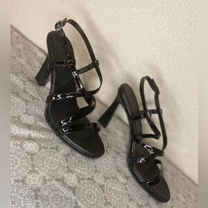Naturalizer~Strappy~Patent Leather~Platform Pump Sandals~Buckle Closure~Size 9.5